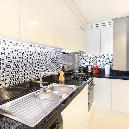Cozy 1 Bedroom Apartment In Dubai Near Burj Khalifa Exterior photo
